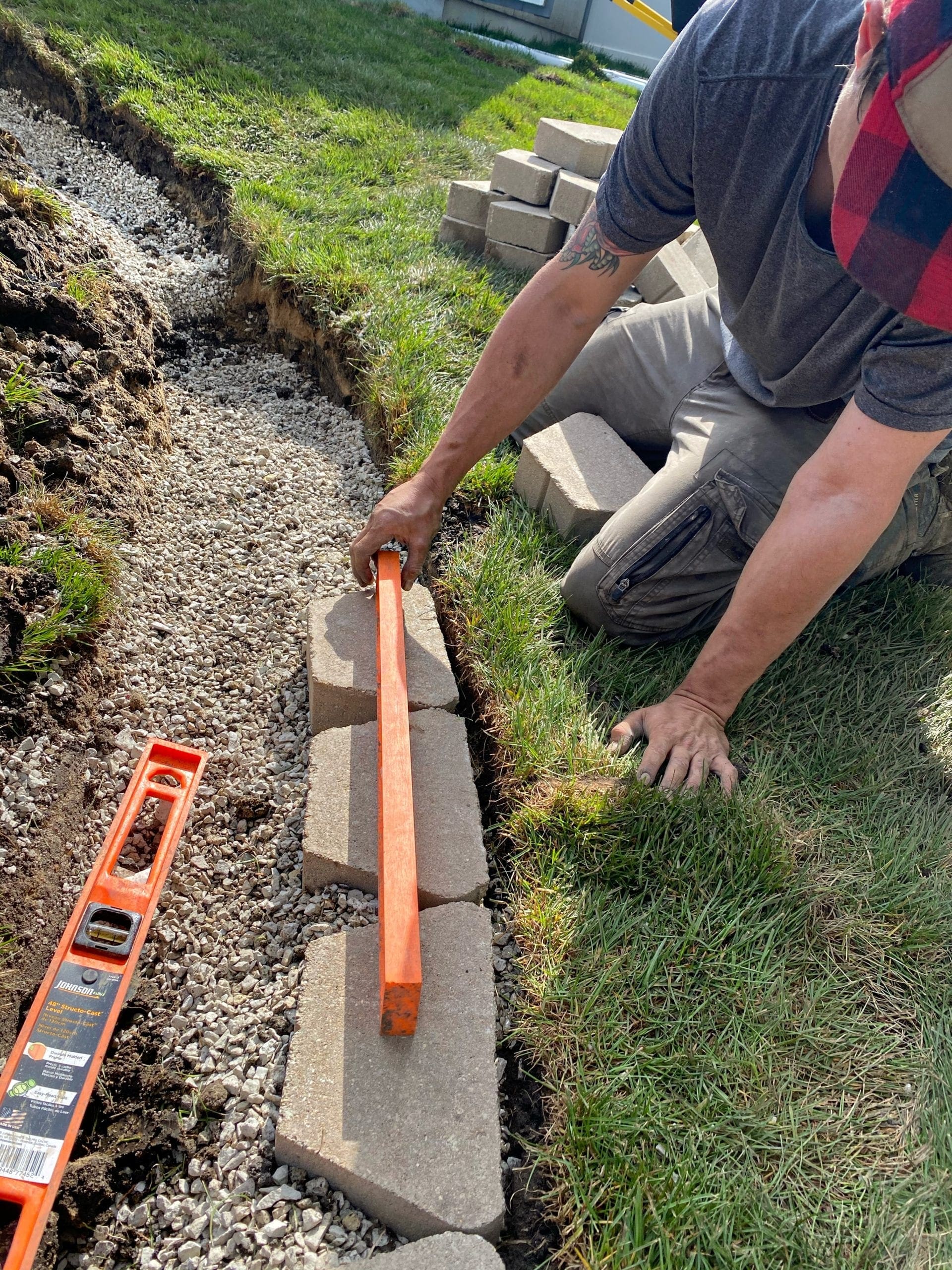 retaining wall installation